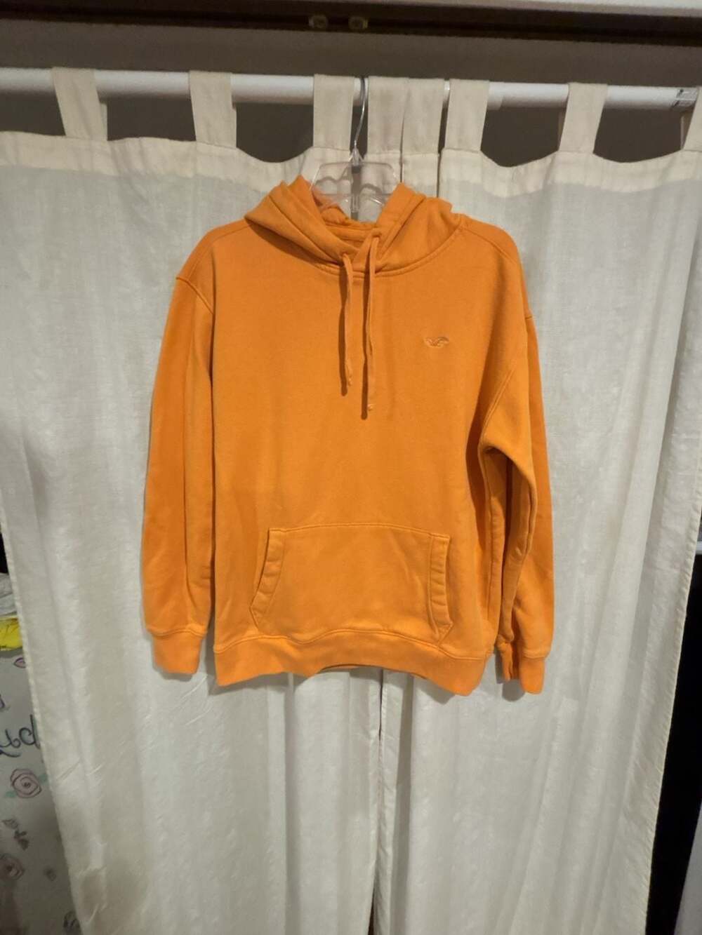 Hollister California Embroidered Logo Pullover Hoodie in Orange